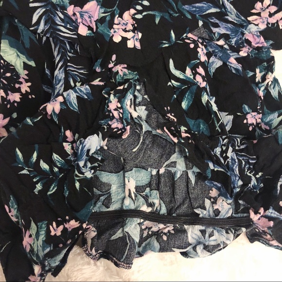 Floral Off Shoulder Top - Picture 6 of 7